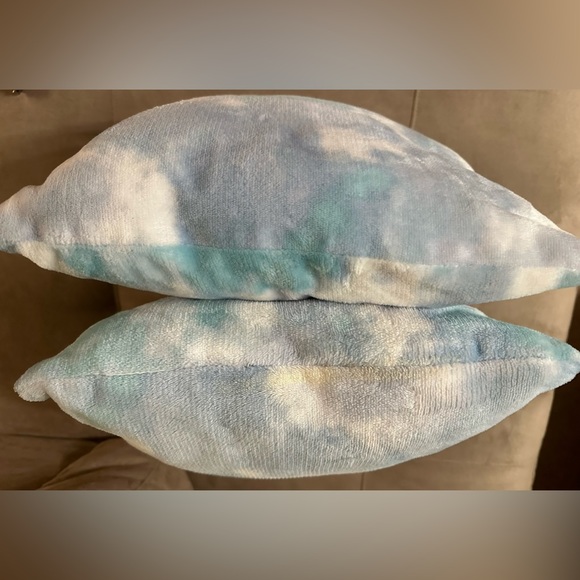The Big One Printed Plush 2-pack Accent Throw Pillow Set Blue Marble Tie Dye 16” - Picture 3 of 15